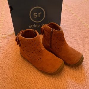 Stride rite brown leather boots with bow size 10t